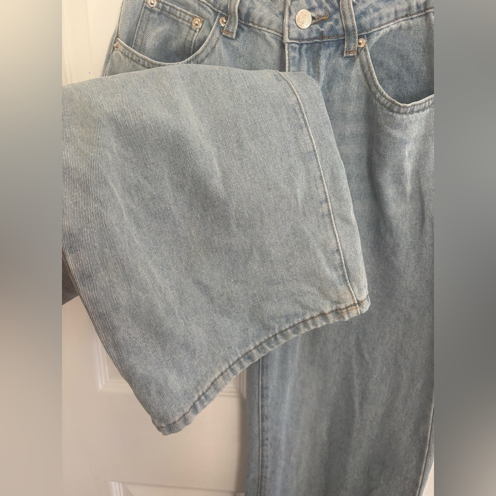 Edikted Raelynn Washed Low Rise Jean - Picture 8 of 10